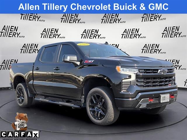 2025 Chevrolet Silverado 1500 LT Trail Boss in Black — front three-quarter view